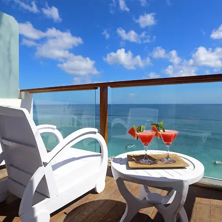Bale Bingin Beachfront Stay